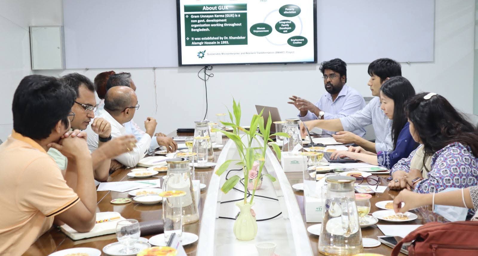 গুড়ায় বিশ্বব্যাংক ও পিকেএসএফ প্রতিনিধি দলের গার্ক কার্যক্রম পরিদর্শন