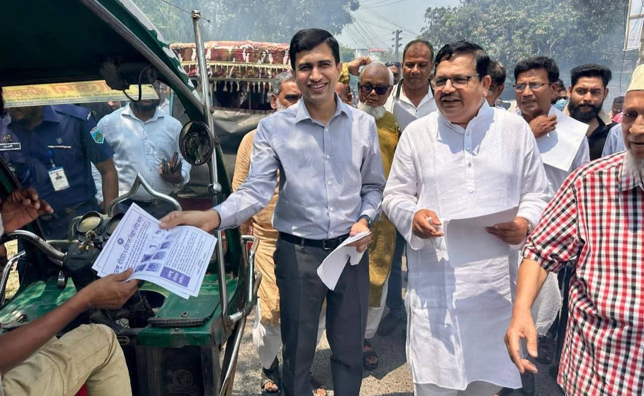 পাবনায় ডেঙ্গু প্রতিরোধে র‍্যালি ও পরিচ্ছন্নতা অভিযান