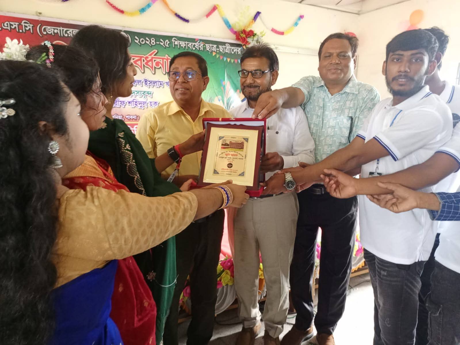 শামসুলহুদা ডিগ্রি কলেজের এইচএসসি ও বিএমটি পরীক্ষার্থীদের বিদায় সংবর্ধনা অনুষ্ঠিত 