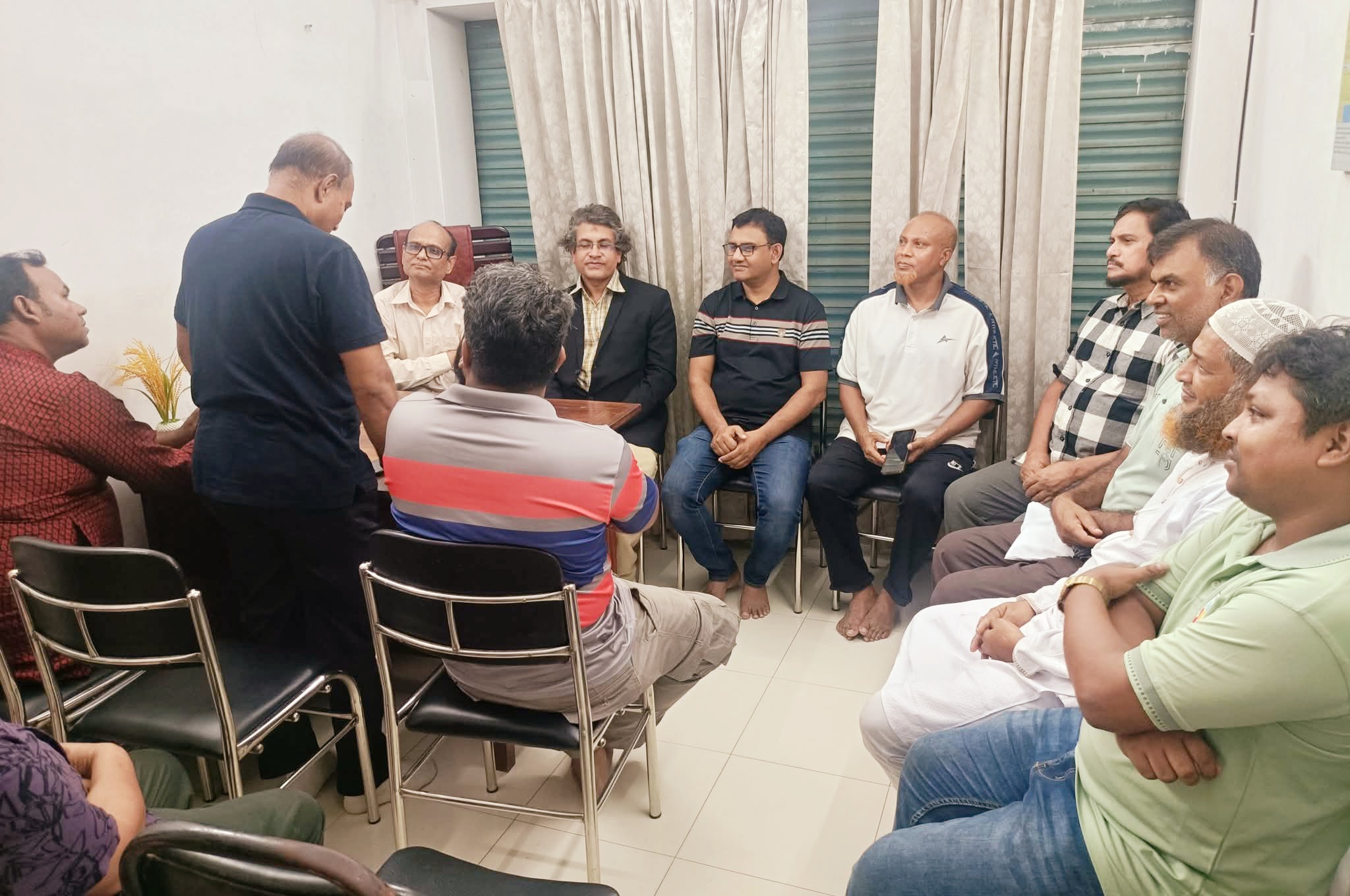 রাজশাহীতে জাতীয়তাবাদী পেশাজীবী দলের কেন্দ্রীয় নেতাদের সফর উপলক্ষে সাংগঠনিক আলোচনা অনুষ্ঠিত
