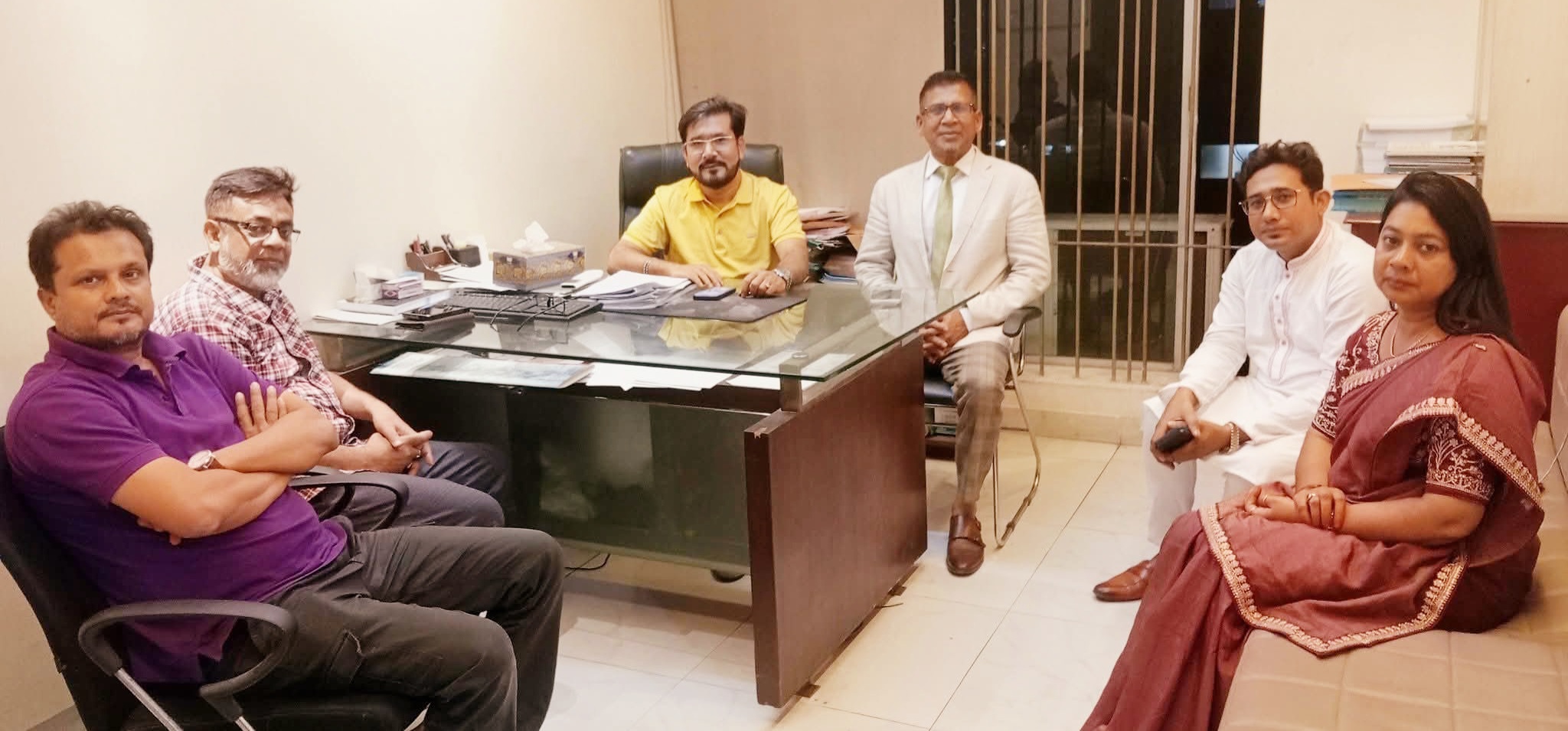 ঢাকায় পেশাজীবী দলের প্রতিষ্ঠাতা সভাপতির সাথে নিউইয়র্ক ওয়েস্টার্ন বিএনপি সভাপতির সৌজন্য সাক্ষাৎ